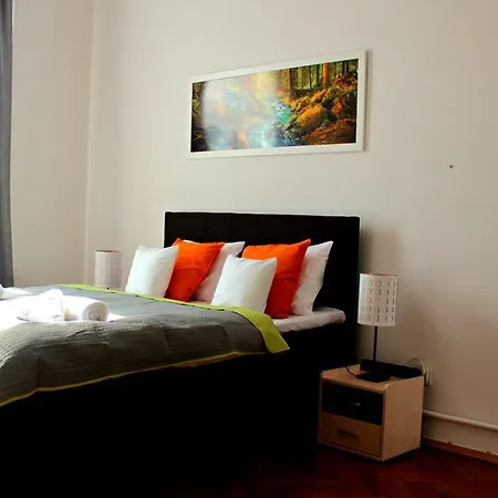 Old Town Apartment *