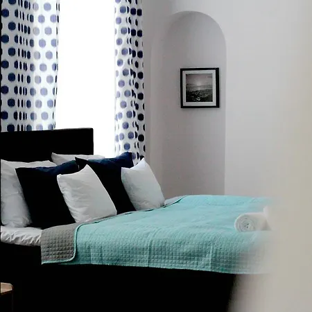Old Town Apartment *