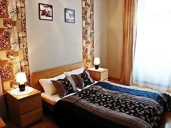 Old Town Apartment *